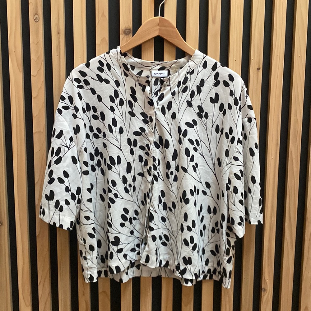 DKNY White and Black Botanical Print Women's Button-Front Top